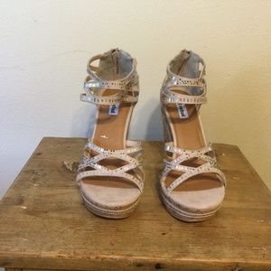 NOT RATED Woman’s Rhinestone Wedge Platform Sandals Size 9 New w/Defect